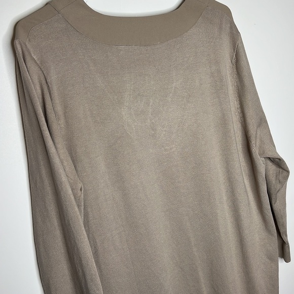 Soft Surroundings 1x Beige Long Sleeve V Neck Top - Picture 8 of 9